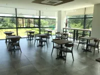 AZ Hotel & Serviced Apartments - breakfast