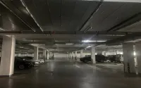 Vienna International Hotel (Songzi financial building store) - parking