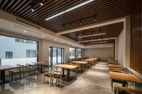Floral Hotel· jia Lu Hotel (Xianren Mountain Park Store of Fangchenggang)