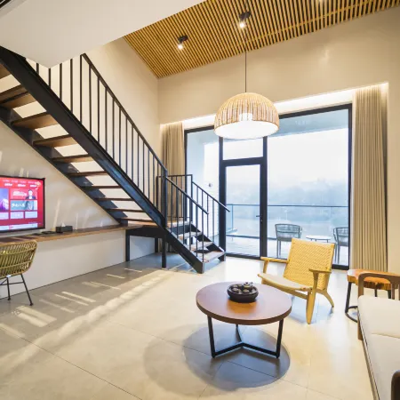 Qingfeng Jiujiantang Holiday Homestay