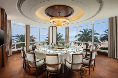 West Gulf Holiday Hotel Отели рядом с достопримечательностью «Chongwu Ancient Town»