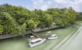 An Lam Retreats Saigon River