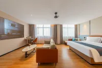 Echarm Hotel (Zhaoqing Sihui Tianguangxu Market) فنادق في سى خوي