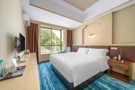 Hechi Tongxin Home Furnishing Theme Hotel Отели рядом со станцией Jinchengjiang Raliway Station