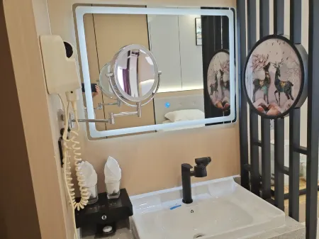 Jinle Business Hotel Отели рядом с достопримечательностью «Yao Family Courtyard in Taiyuan, Shanxi»