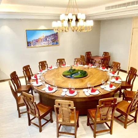 Vienna Hotel (Anqing Huaining Duxiu)