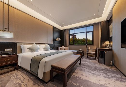 4. 징먼 지우파이 ..