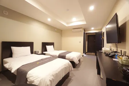 Persimmon Tourist Hotel