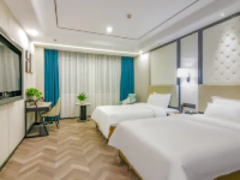 Chaka Evening Maple Hotel Hotel a Ulan