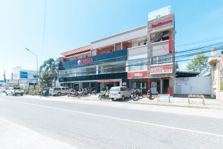 RedDoorz @ Bridgeway Hotel Tuguegarao City