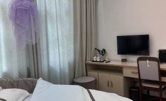 Huazhuang B&B