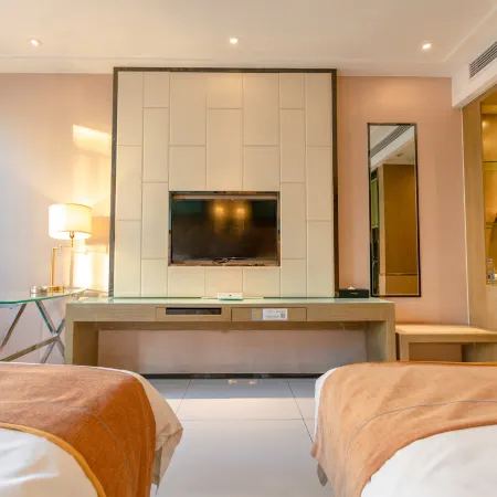 Qingmu Platinum Hotel (Ma'anshan He County Zhengpugang)