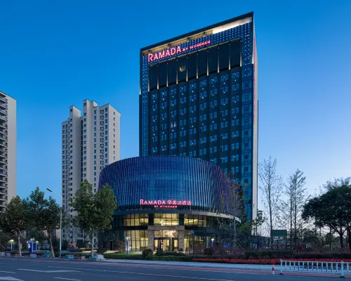 Pinghu Dingren Ramada Hotel Hotéis em Pinghu
