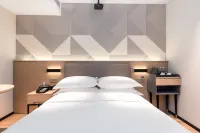 Borrman Hotel (Wuhan Diyi Hospital Hanzhengjie Subway Station) Hotels in Wuhan
