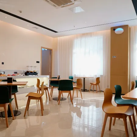 City Comfort Inn Hotel (Hechi Yizhou Sports Center)