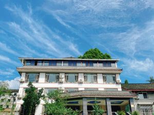 Towo Holiday Hotel (Emeishan Wannian Temple)