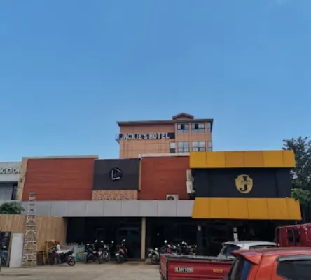 RedDoorz @ Jackie’s Hotel & Restaurant