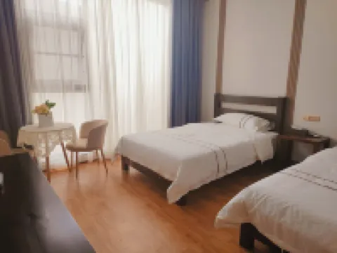 梵淨山雲中舍月下沙中国式旅館