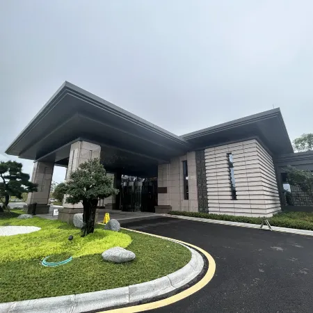 Lakeside Hanwen Hotel