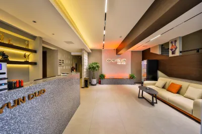 Yunduo Hotel (Shenyang Taoxian Airport) Отели рядом с достопримечательностью «Средняя музыкальная школа Шэньянской консерватории»