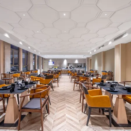 Vienna International Hotel (Hotan Yue Mansion Night Market Store)