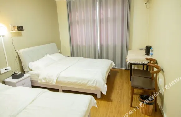 湖光影舍（陸渾旅遊風景區店）