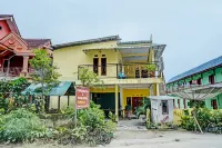 SPOT ON 92412 Homestay Eka Fortuna Ranau Hotel dekat Pati Marga Beach