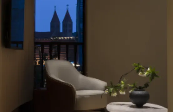 青亭·裏院酒店（青島棧橋中山路地鐵站店）