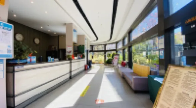 Jianyu Travel Hotel (Shuanglong Park)