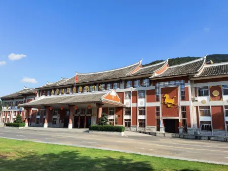 Dizi Business Hotel Отели рядом с достопримечательностью «Kuixingyan»