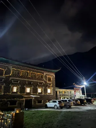 lianhuahuLangtingheyun Отели рядом с достопримечательностью «Lotus Sea»