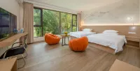 Xiangzhu Ziyuan B&B (Yangshuo Lijiang River Line Line River View Observatory Branch) Hotels in Welfare Ancient Town Scenic Spot