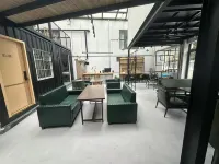 Unrestrained Youth Hostel