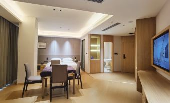 Elong DELUXE Hotel (Suining International Convention and Exhibition Center Store)