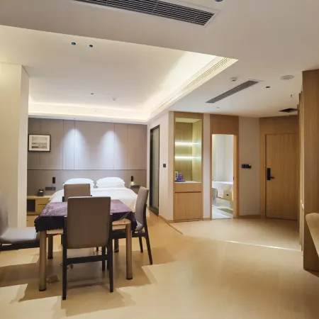Elong DELUXE Hotel (Suining International Convention and Exhibition Center Store)