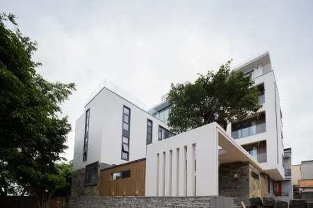 Room 101, No. 40 Chelu Village, Zhangzhou Town, Zhanjiang, Guangdong, China Отели рядом с достопримечательностью «Longhaitian Island»