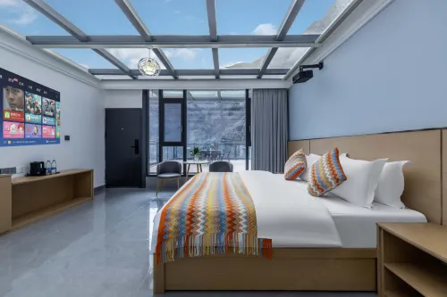 Gudaoshan Homestay Hotels in Li County