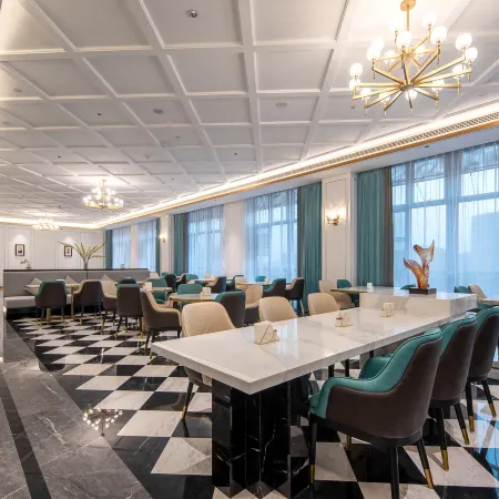 XANA Deluxe Foshan Qiandeng Lake Kingbuy Center Hotel