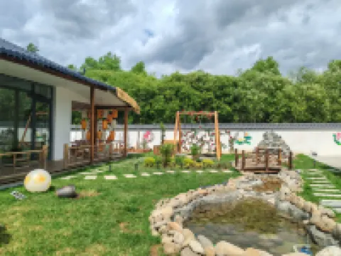 Floral Hotel·Neighbor's Courtyard Hotel