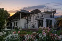 Dome Manor Monet Garden B&B (Tex)