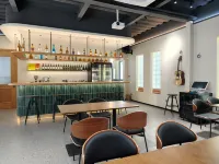 Wuyuan · Tranquil Time: Day Coffee & Night Wine Vacation Guesthouse (Huangling Scenic Area Branch) - bar
