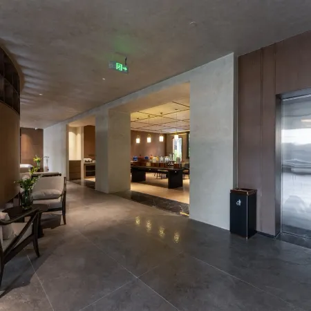Yun Shi Di Garden Hotel (Yingjiang International Jade City Branch)