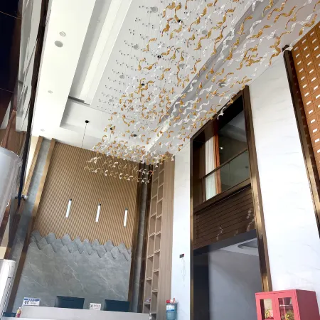 Qixing Grand Hotel (Pu'an People's Hospital Sports and Leisure Plaza)