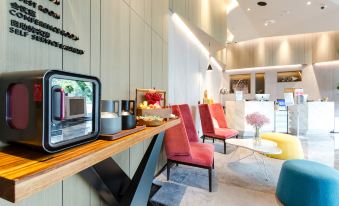 Yitel (Yangzhou Slender West Lake, Dongguan Street)