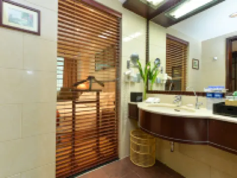 Shanghai Baoan Hotel Hotels near Lujiazui Central Greenland