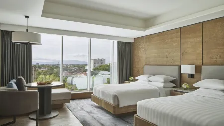 Yogyakarta Marriott Hotel Отели рядом со станцией Yogyakarta