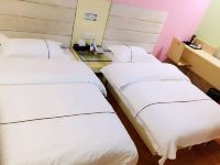 广州七橙梦酒店 - 标准双床房（无窗）