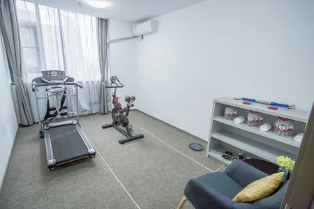 Homeinn Selected Hotel (Feng County Jiefang East Road Lao Dongguan Pedestrian Street) Отели в г. Фэнсянь