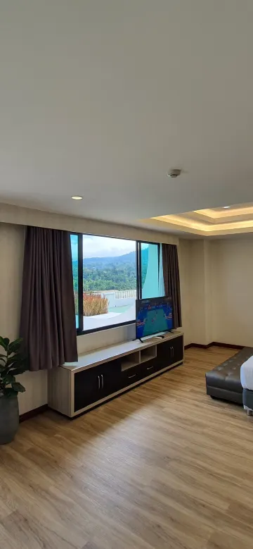 ห้องดีลักซ์เตียงใหญ่ วิวภูเขา (ชั้น 3)