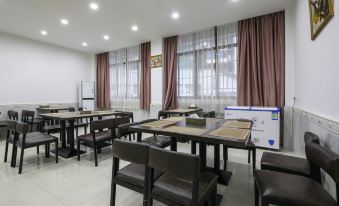 Zhuoding Xisheng Hotel (Chongqing Jiangbei Airport Yubei Square Subway Station)